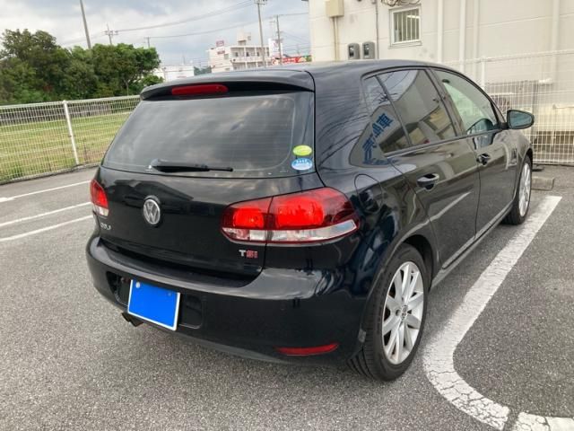 VOLKSWAGEN VOLKSWAGEN GOLF 2011