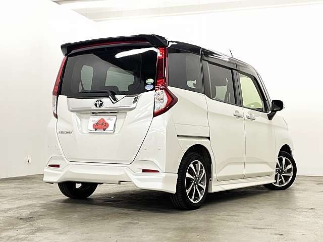 TOYOTA ROOMY 2020