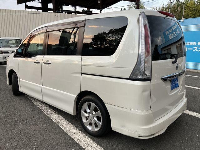 NISSAN SERENA  WG 2011