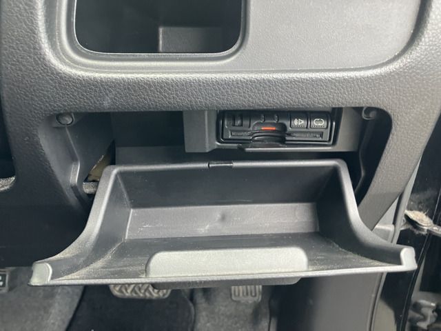 NISSAN SERENA  WG 2011