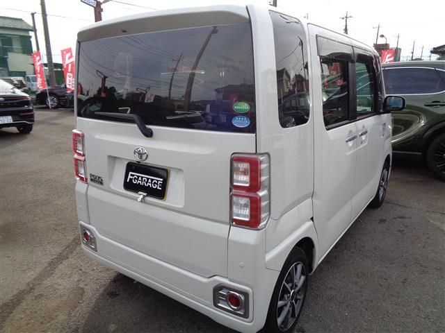 TOYOTA PIXIS MEGA 2018