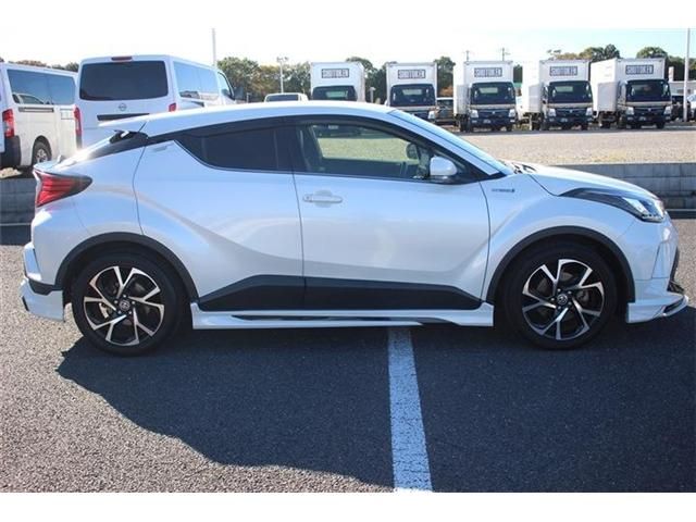 TOYOTA C-HR 2019