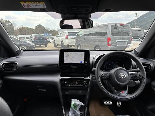 TOYOTA YARIS CROSS 2025