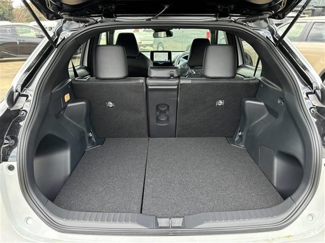 TOYOTA YARIS CROSS 2025