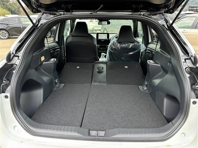 TOYOTA YARIS CROSS 2025