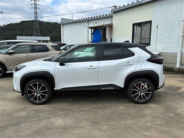 TOYOTA YARIS CROSS 2025