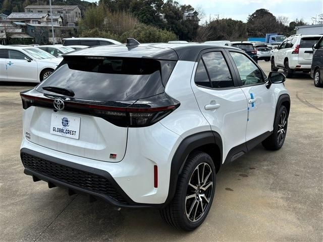 TOYOTA YARIS CROSS 2025