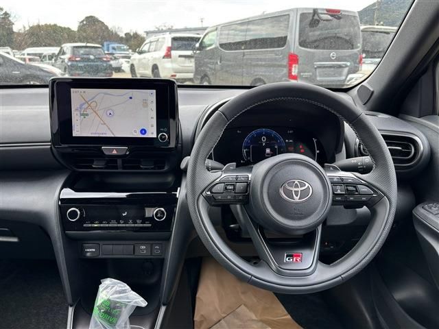 TOYOTA YARIS CROSS 2025