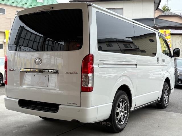 TOYOTA HIACE van 4WD 2022