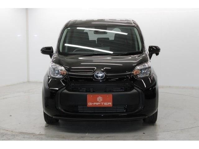 TOYOTA SIENTA HYBRID 2023