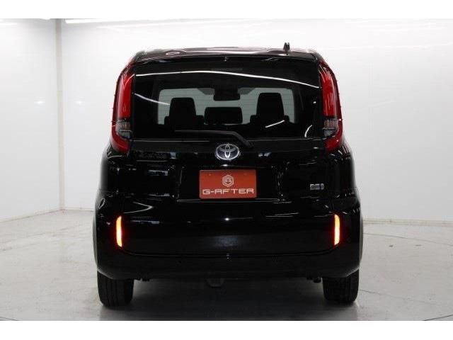 TOYOTA SIENTA HYBRID 2023