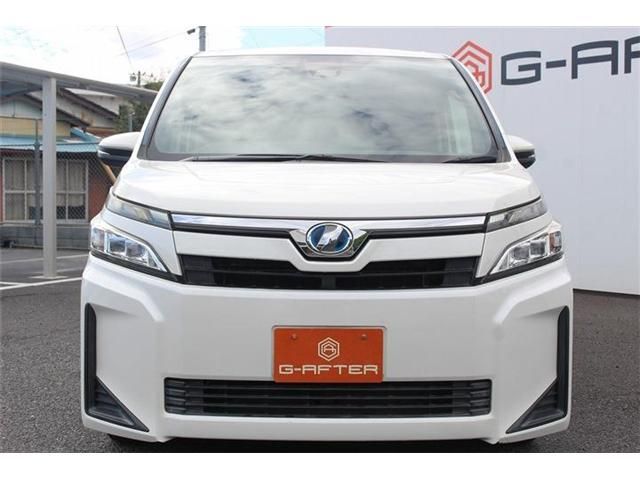 TOYOTA VOXY HYBRID 2017