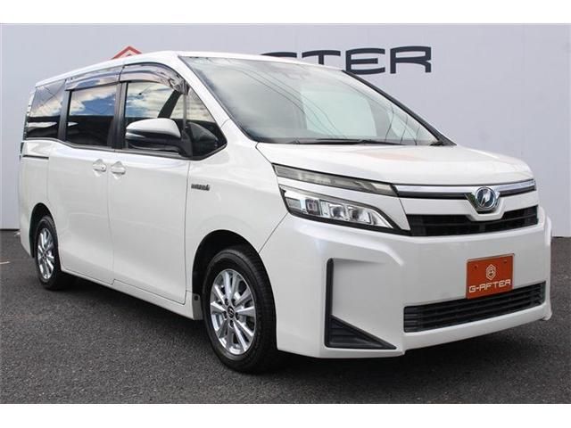 TOYOTA VOXY HYBRID 2017