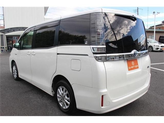 TOYOTA VOXY HYBRID 2017