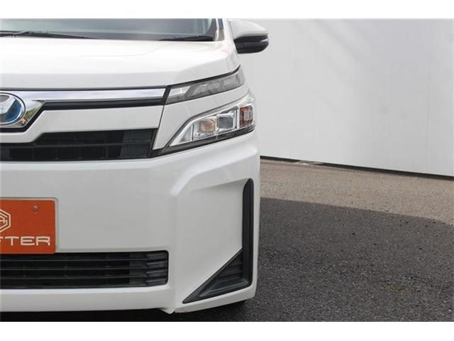 TOYOTA VOXY HYBRID 2017