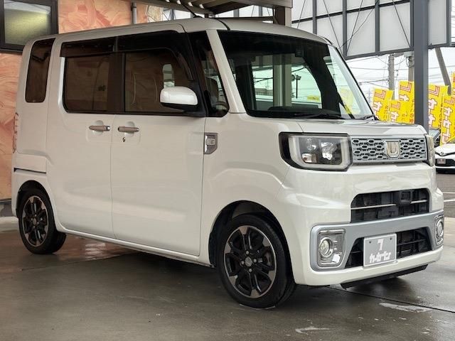 DAIHATSU WAKE 2014