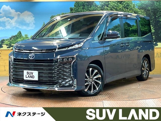 TOYOTA VOXY HYBRID 2023