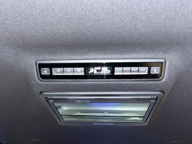 TOYOTA VOXY HYBRID 2023