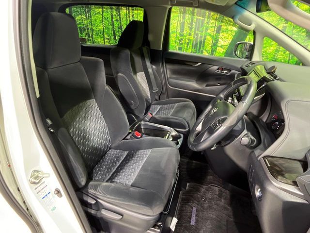 TOYOTA VELLFIRE 4WD 2015