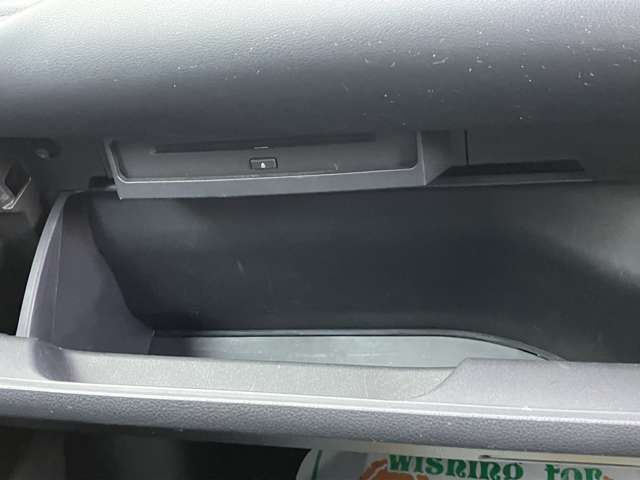 TOYOTA VOXY HYBRID 2023