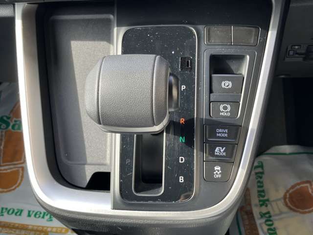 TOYOTA VOXY HYBRID 2023