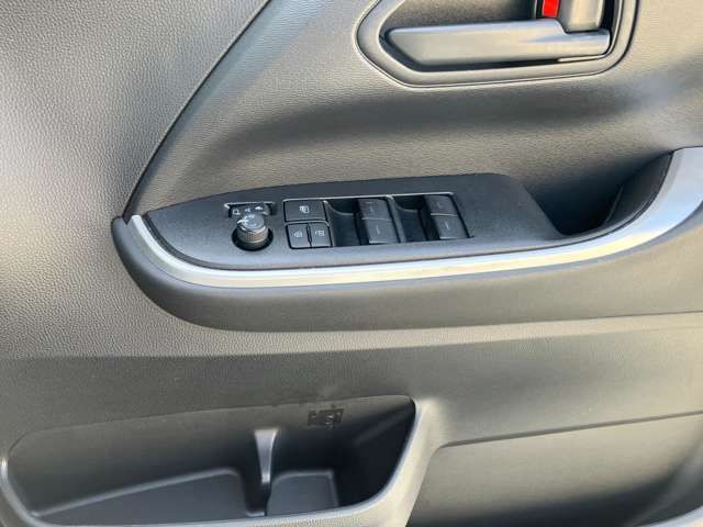 TOYOTA VOXY HYBRID 2023