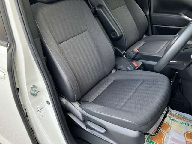 TOYOTA VOXY HYBRID 2023