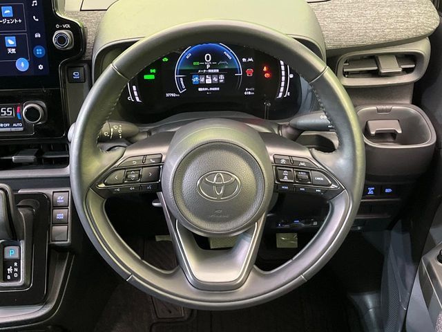 TOYOTA SIENTA HYBRID 2022