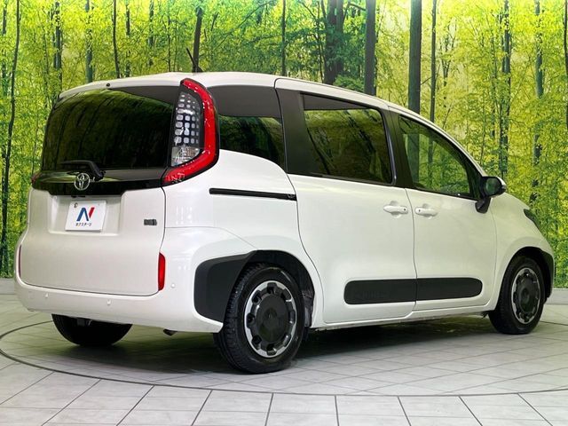 TOYOTA SIENTA HYBRID 2022