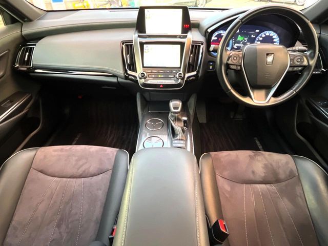 TOYOTA CROWN sedan hybrid 2019