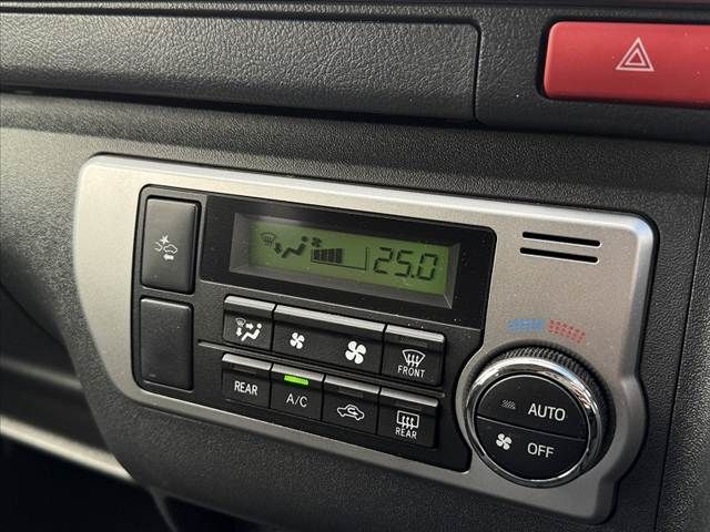 TOYOTA HIACE van 2WD 2018