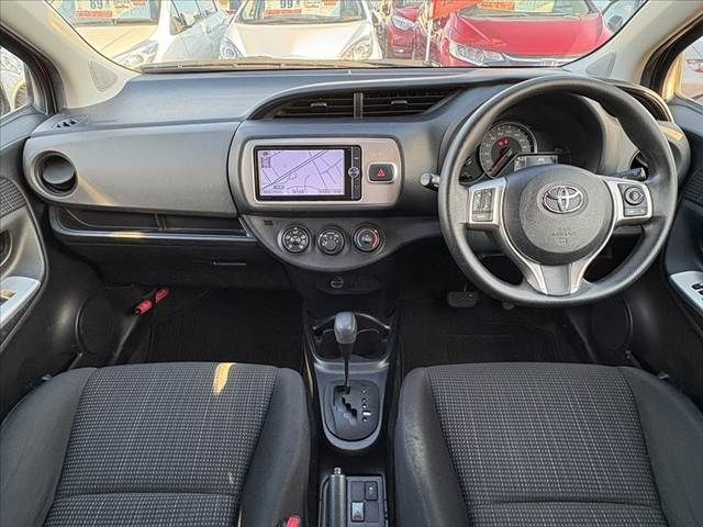 TOYOTA VITZ 2014