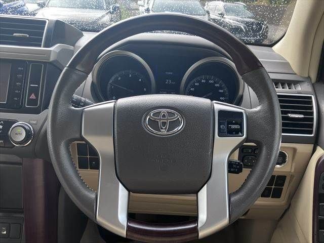 TOYOTA LANDCRUISER PRADO 2015