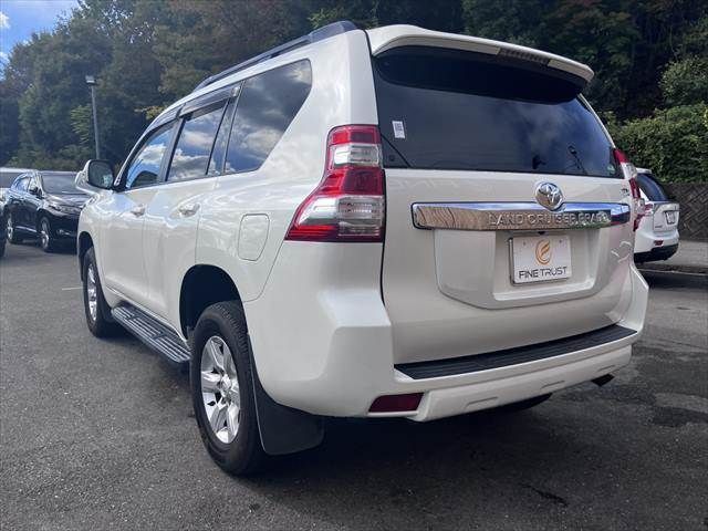 TOYOTA LANDCRUISER PRADO 2015