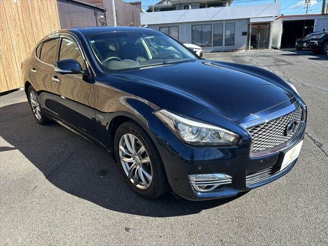 NISSAN FUGA HYBRID 2015