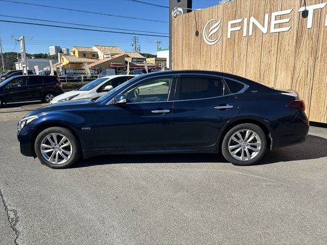 NISSAN FUGA HYBRID 2015