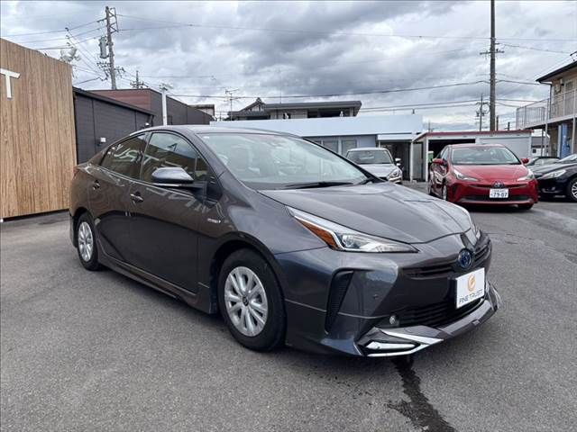 TOYOTA PRIUS 2019