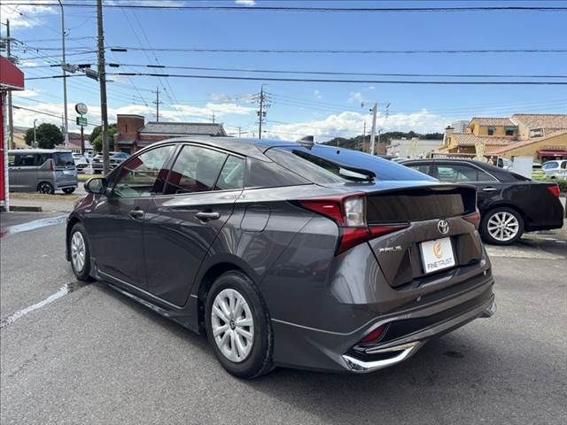 TOYOTA PRIUS 2019