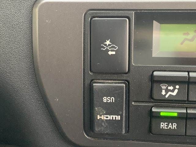 TOYOTA HIACE van 2WD 2018