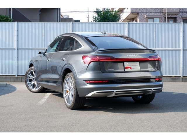 AUDI AUDI e-tron SPORTBACK 2021