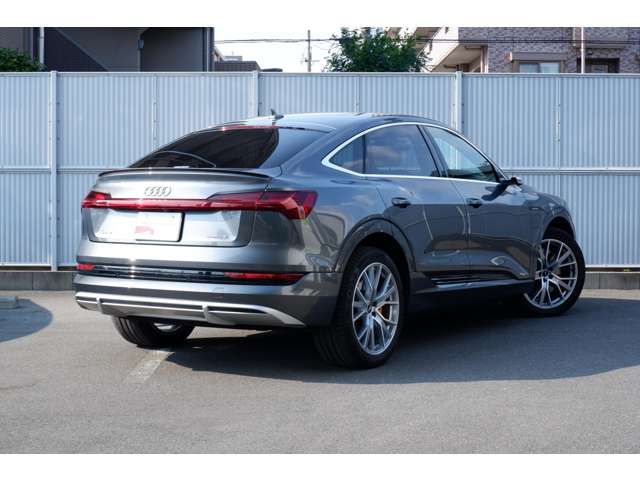 AUDI AUDI e-tron SPORTBACK 2021