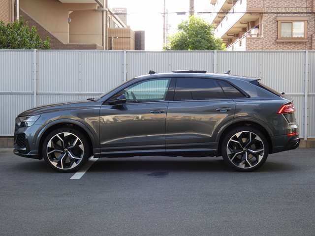 AUDI AUDI RS Q8 2022