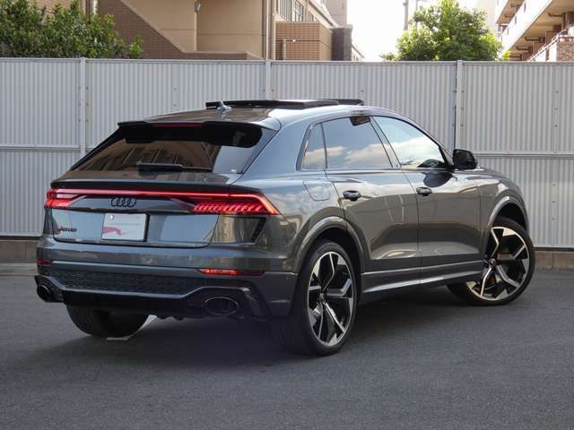 AUDI AUDI RS Q8 2022