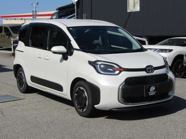 TOYOTA SIENTA HYBRID 2022