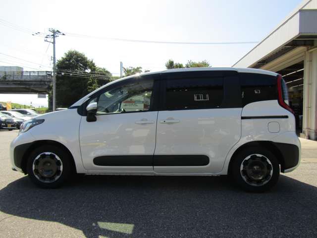 TOYOTA SIENTA HYBRID 2022