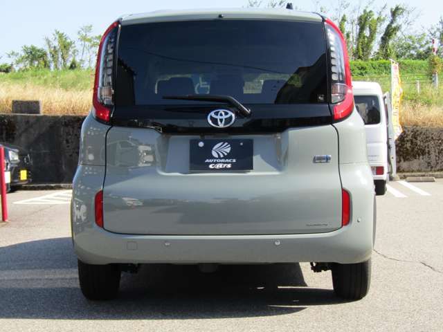 TOYOTA SIENTA HYBRID 2023