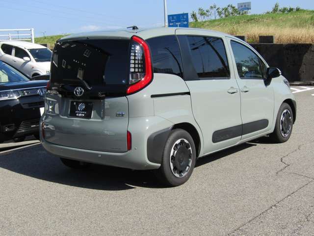 TOYOTA SIENTA HYBRID 2023