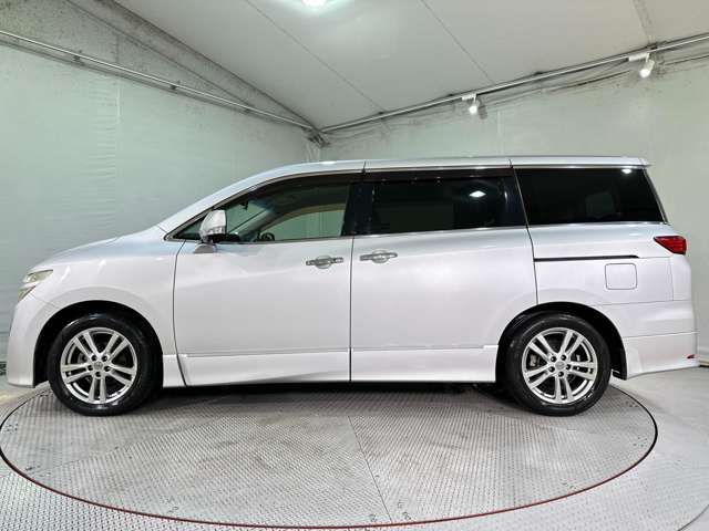 NISSAN ELGRAND 2010