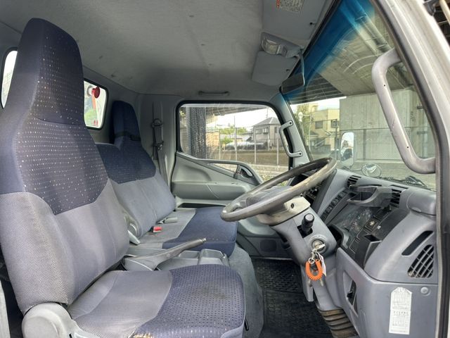 MITSUBISHI CANTER 2005