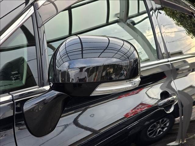 TOYOTA MARK X ZIO 2013